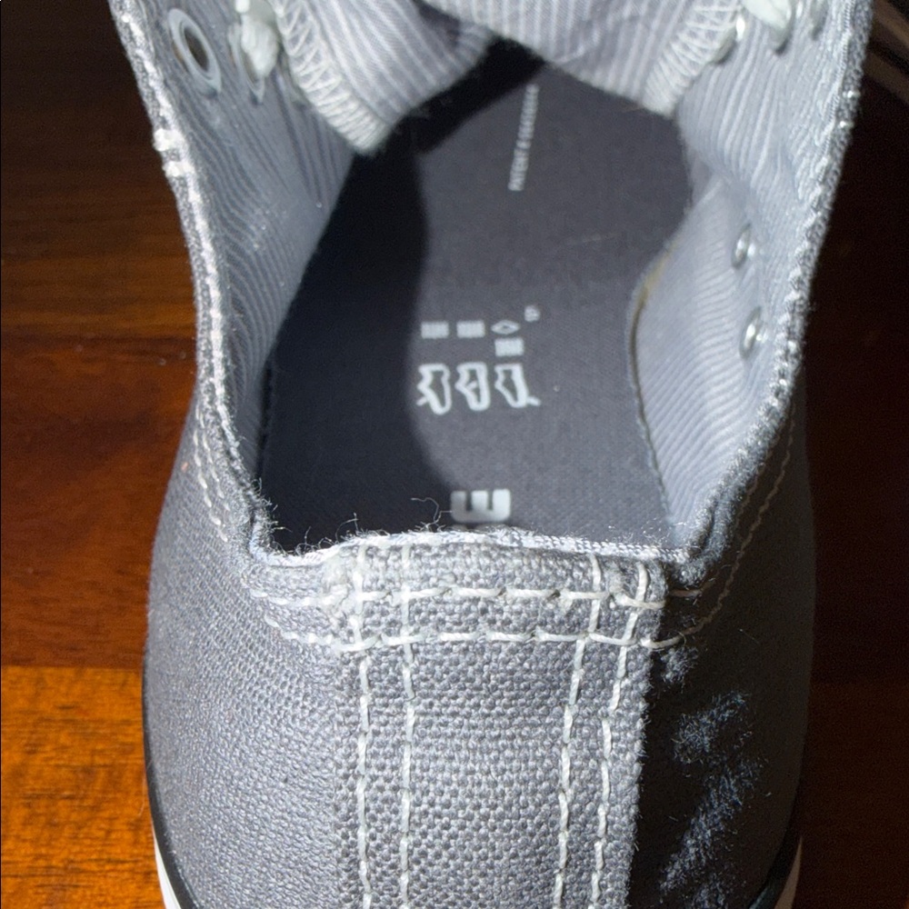 Converse 554880F ladies US 8 Chuck Taylor Double Tongue Low Top Ox Gray NWOT - Picture 7 of 10